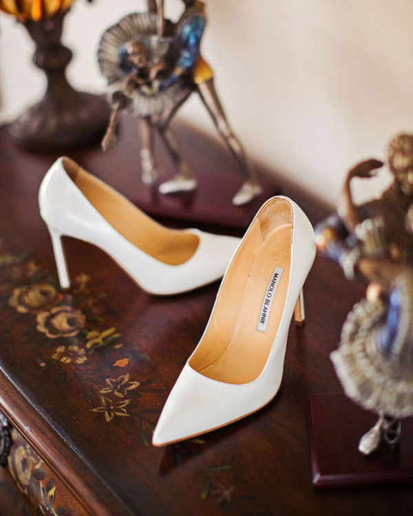 manolo blahnik bb pump white