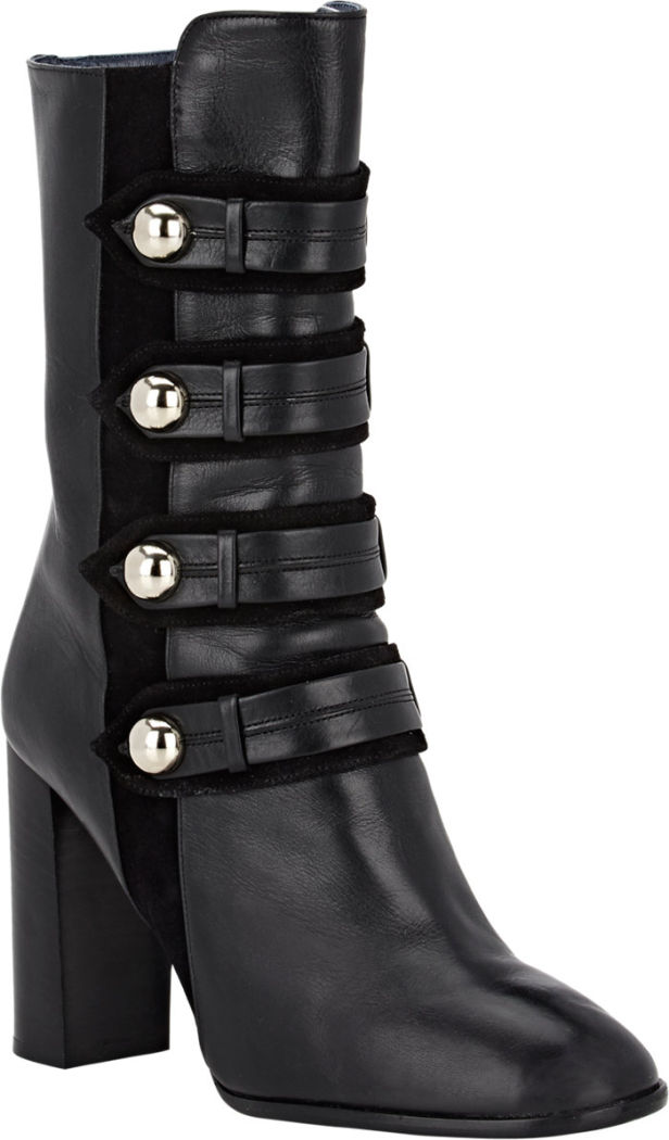 VS Fantasy Bra Model Lily Aldridge Parades Her Legs in Strappy Boots ...