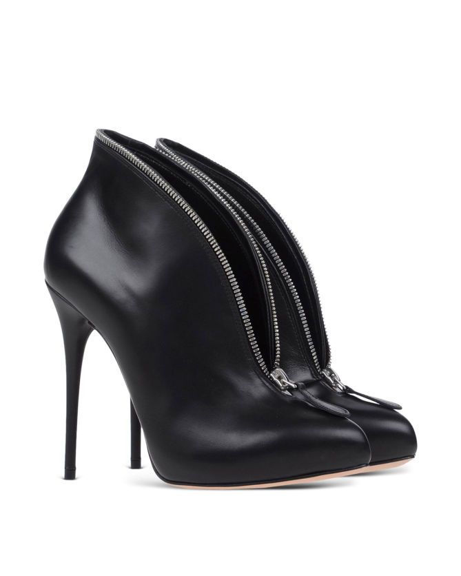 ALEXANDER MCQUEEN Ankle boots – Shoes Post