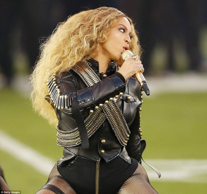 Beyonce Channels Michael Jackson for Super Bowl Performance – Shoes Post