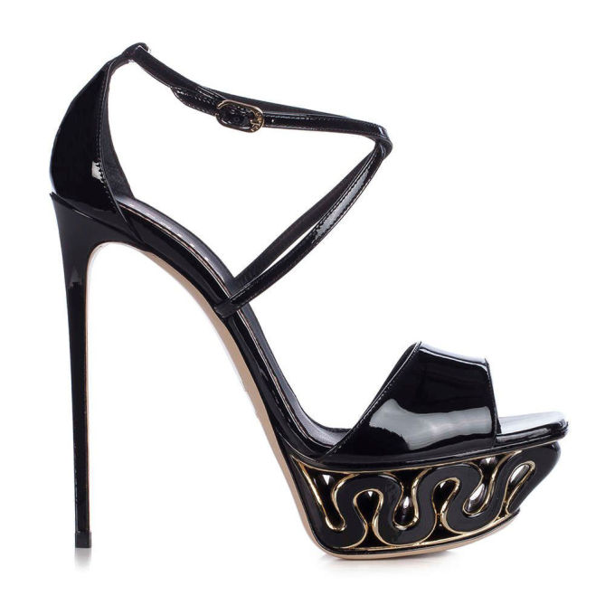LE SILLA Sandal in Kabir, patent leather in black and gold colour ...