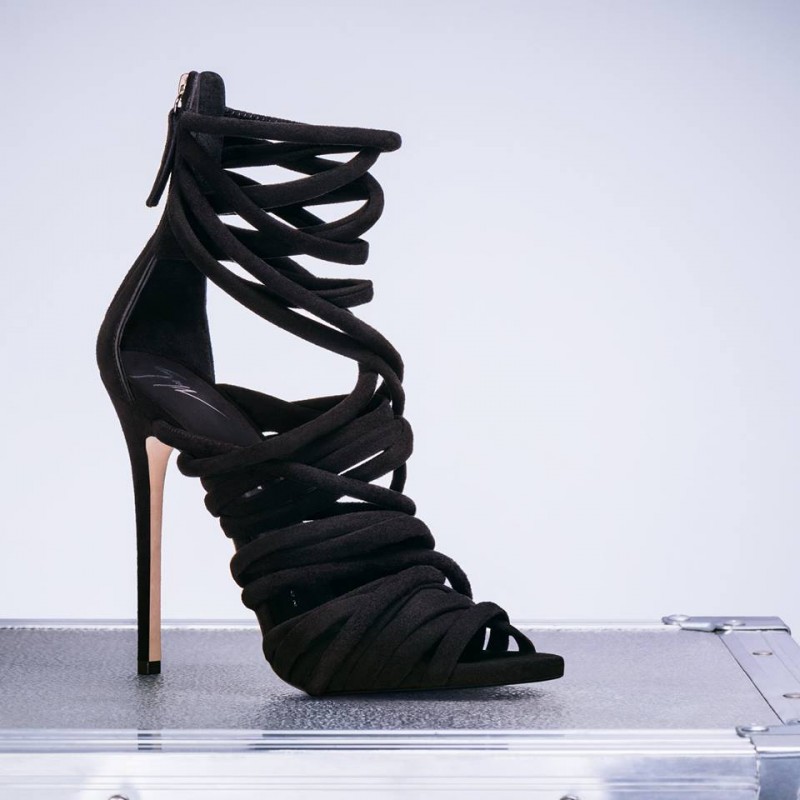 Sandales Giuseppe Zanotti Noires à Franges Multi-Bretelles - Taille UE 41