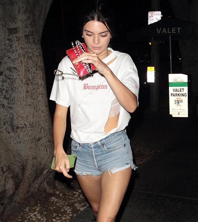 kendall jenner white boots