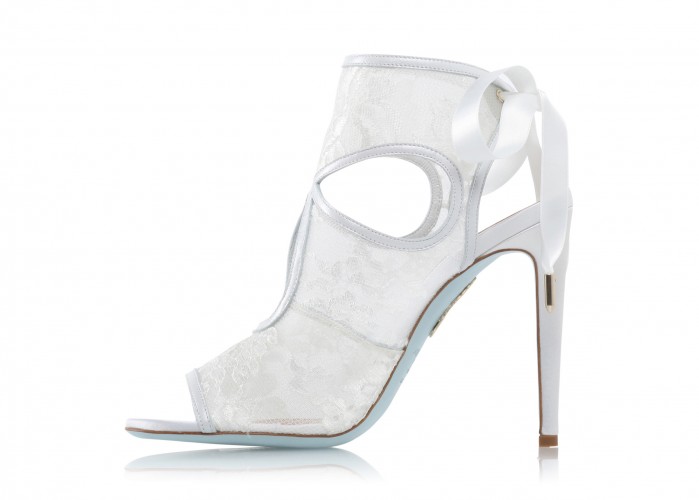 aquazzura-heels-sexy-thing-bridal-105-white-nappa-perlatalacemesh-left