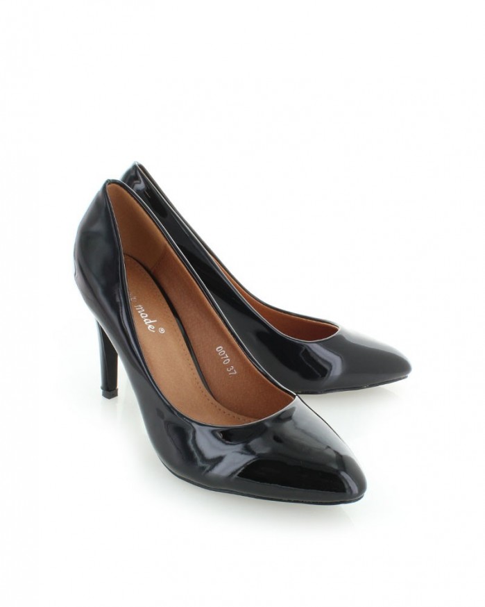 BLACK PATENT LEATHER STUDDED PUMPS - Shoes Post
