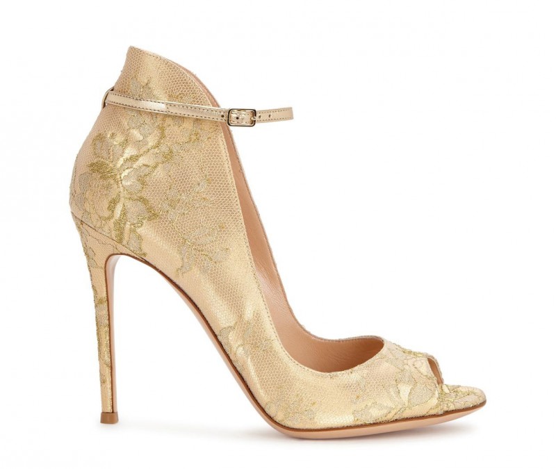 gianvito rossi gold pumps
