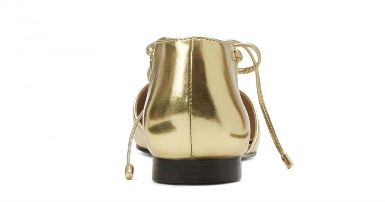 nine west t strap flats