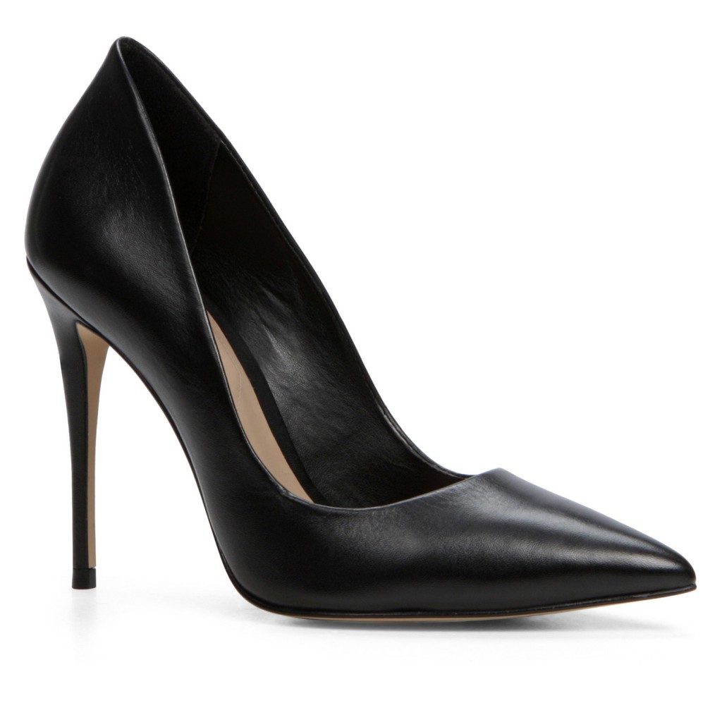 Ariel Winter Aldo’s Stilettos Shoes Post