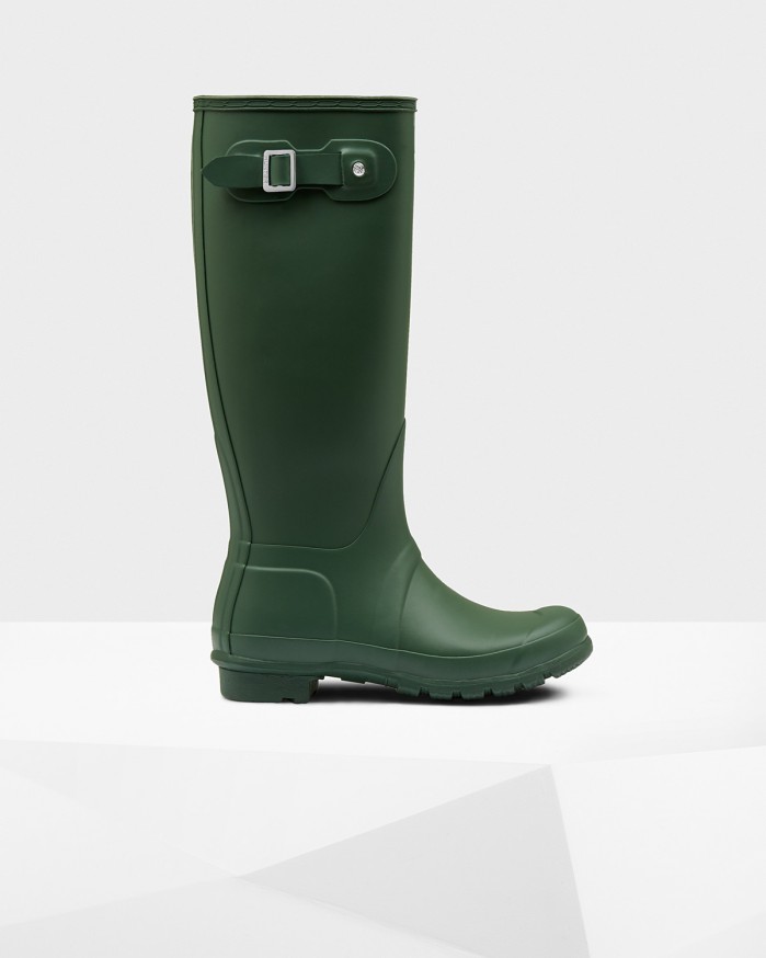 Splash out on a Pair of Hunter Wellington Boots like Rihanna – Shoes Post