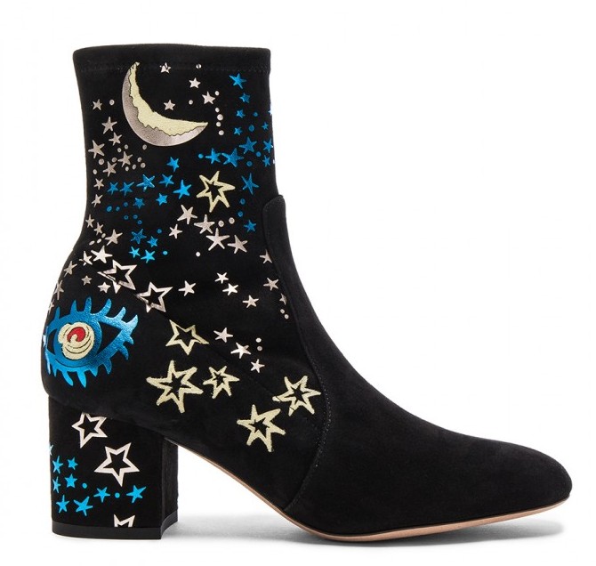 Let’s copy Lily Rose astronomical boots – Shoes Post