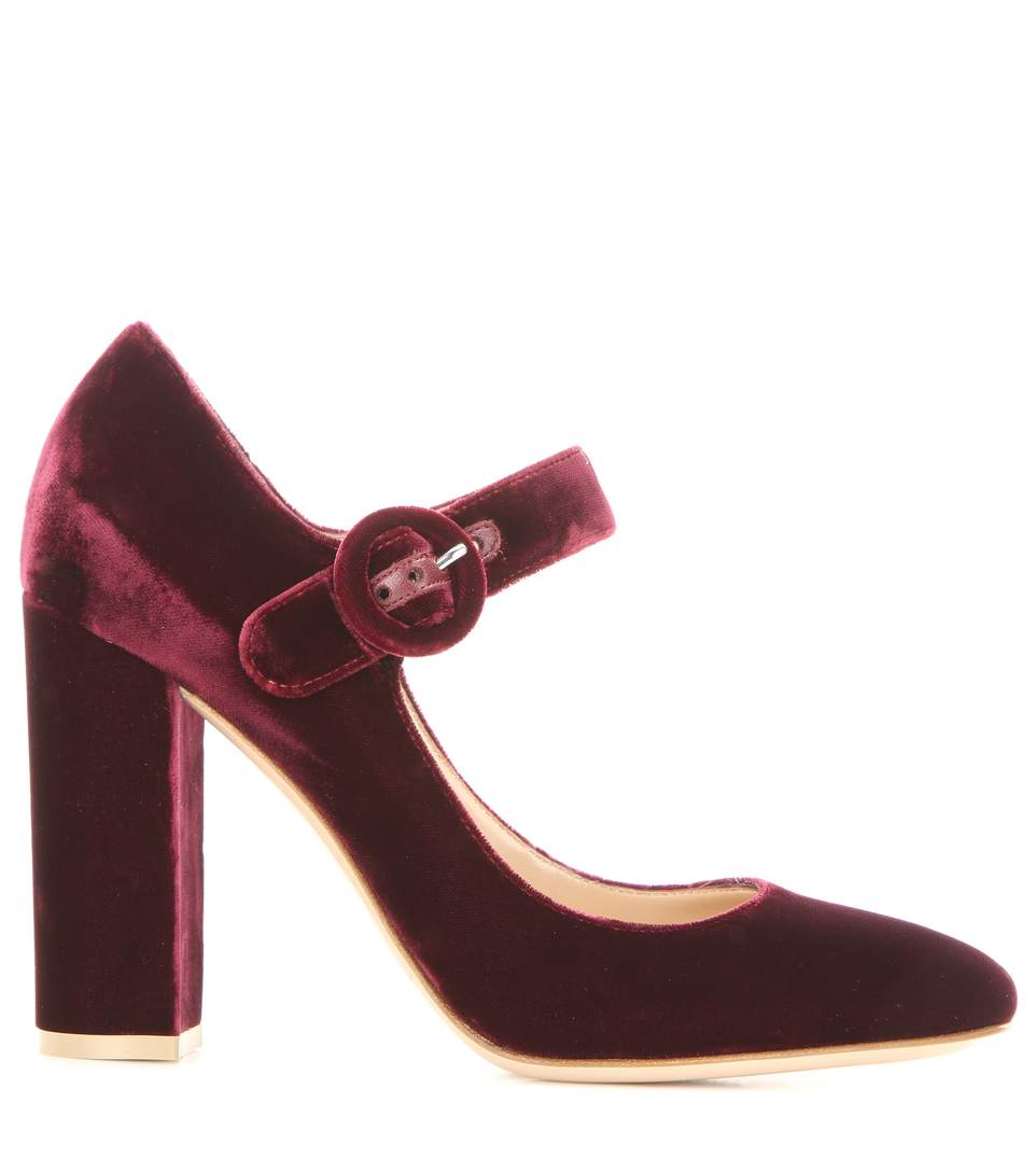 Feel like a Princess with Beatrice’s velvet shoes – Shoes Post