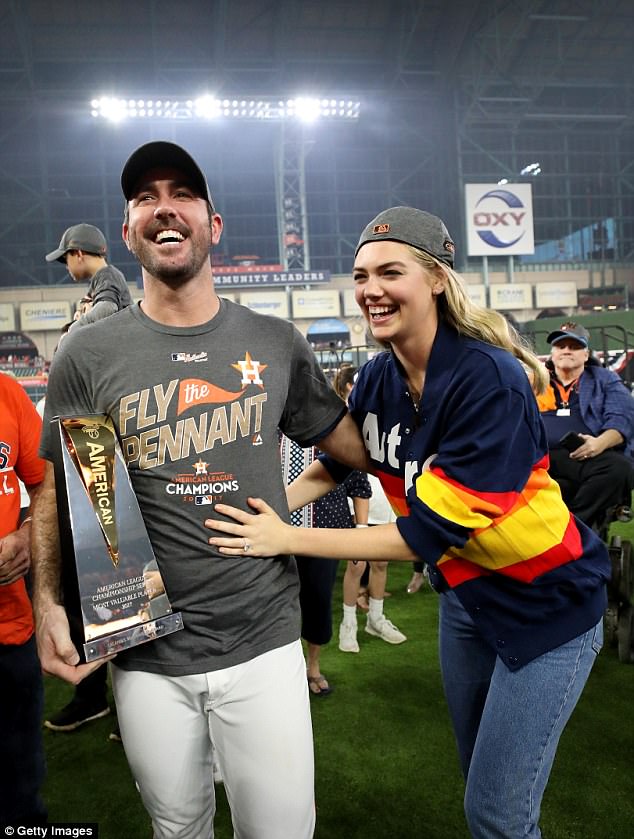 Kate Upton Celebrates New York Mets in Biker Shorts & Sneakers – Footwear  News