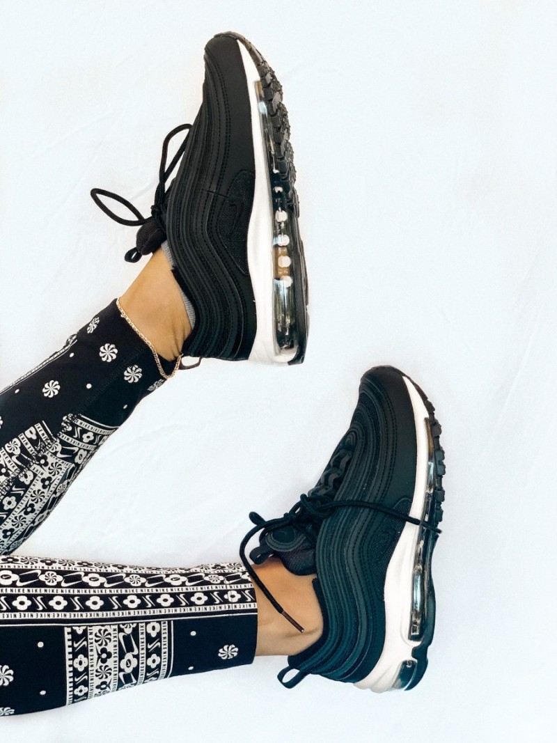 marc jacobs golf shoes