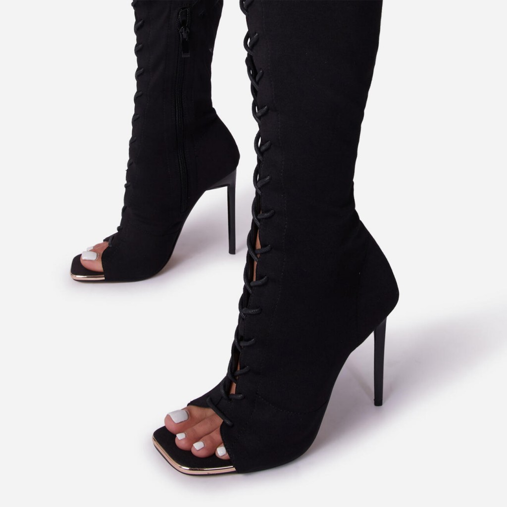 CC PEEP-TOE BOOTS 25SS IN BLACK EMBOSSED LACE FABRIC