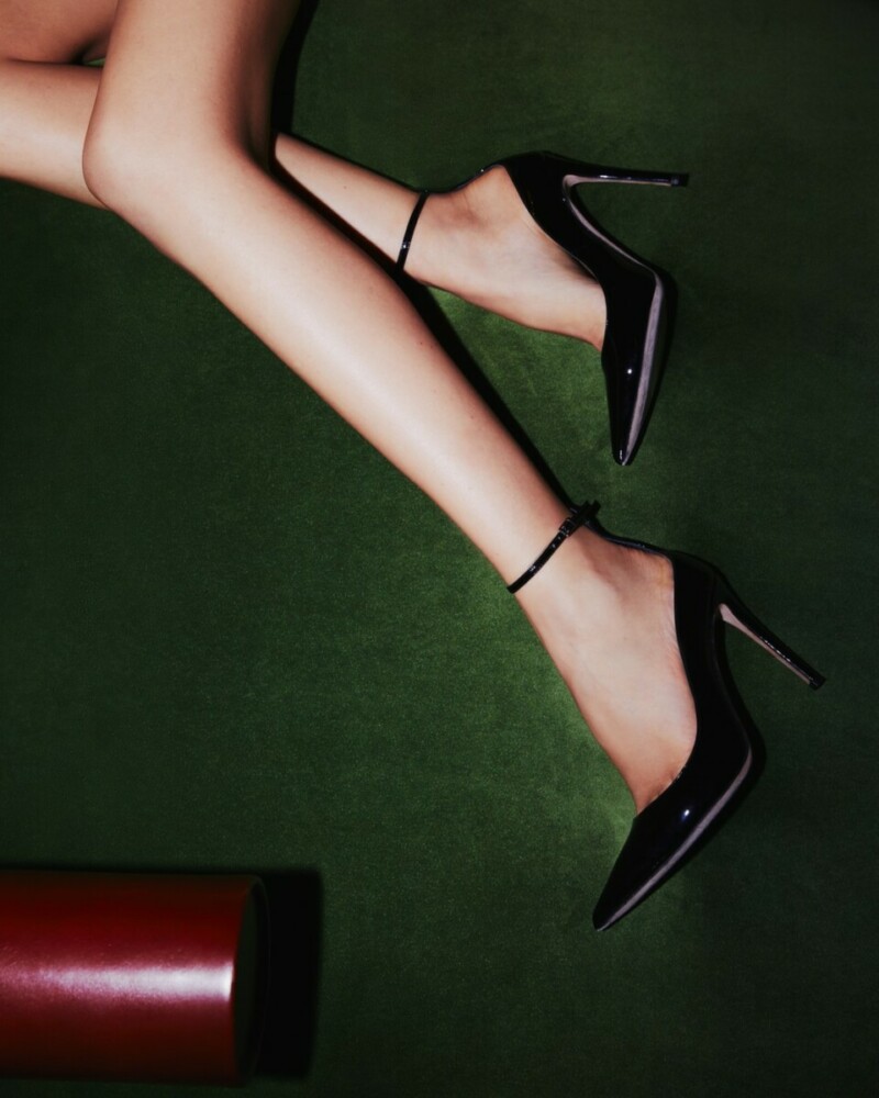 follies crystal mesh pump